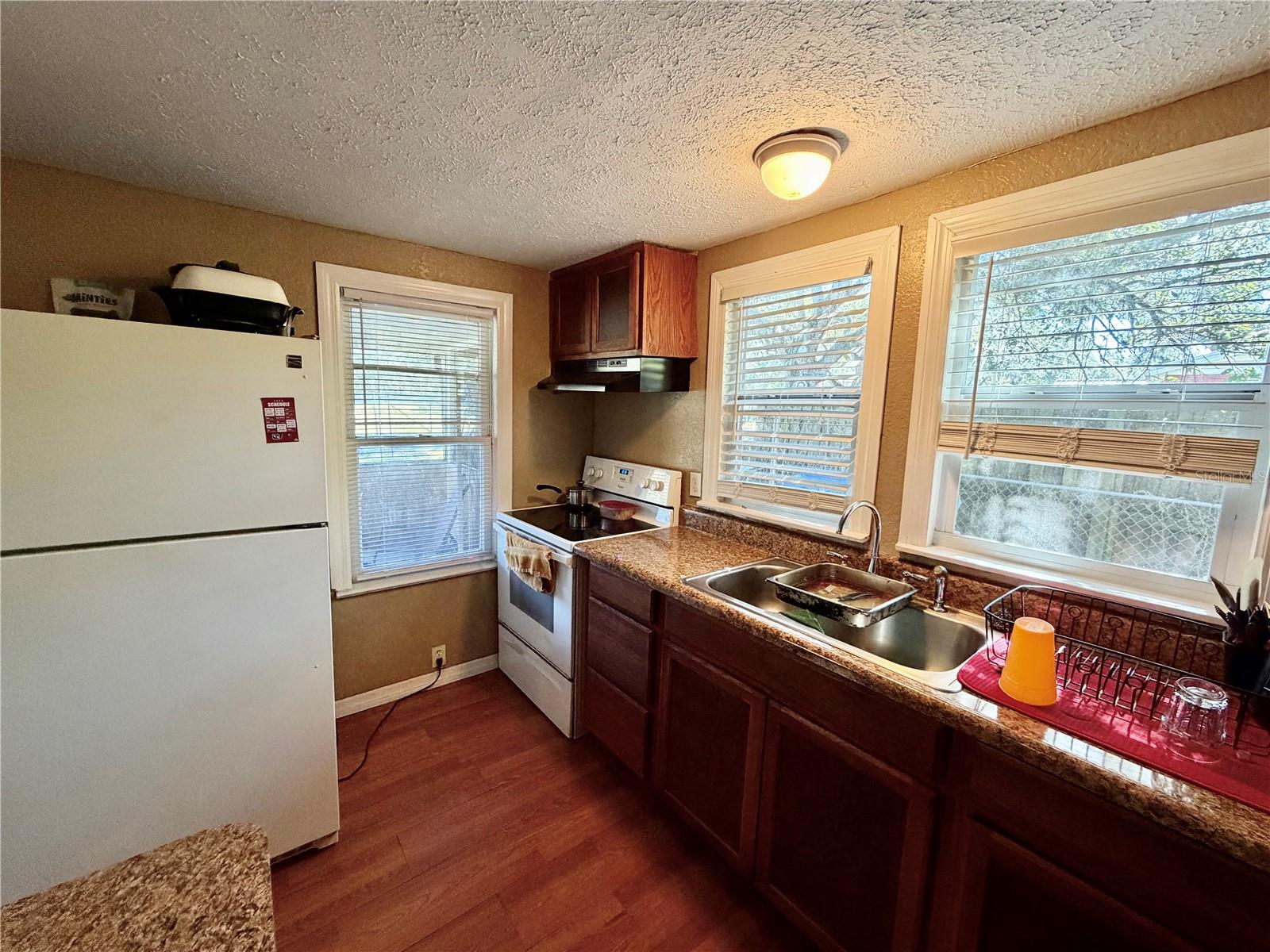 Image 4 of 12 For 2318 Hibiscus Avenue