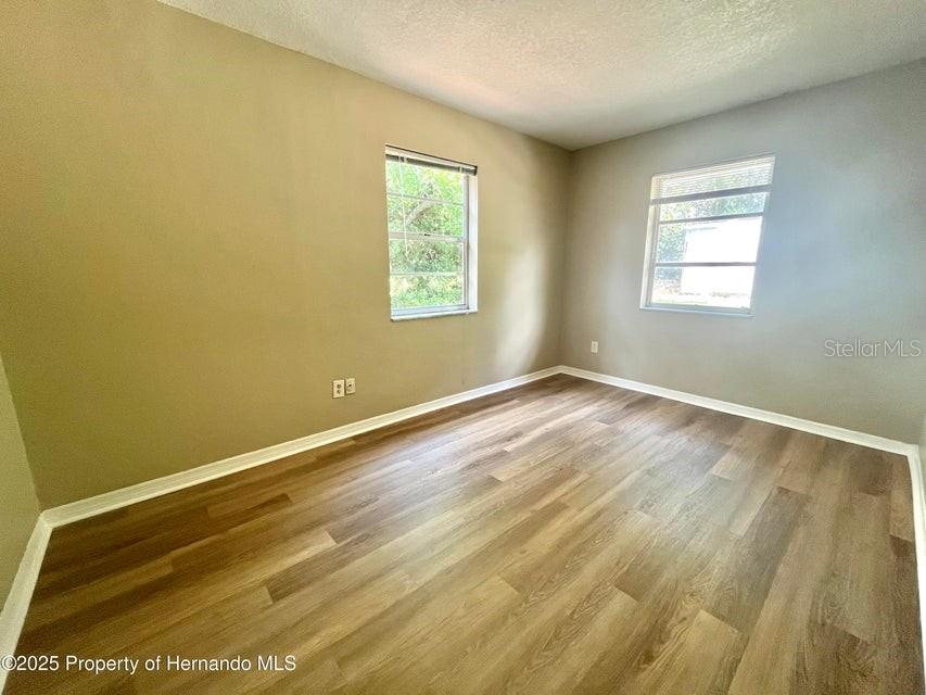 Image 12 of 24 For 1032 Marlow Avenue