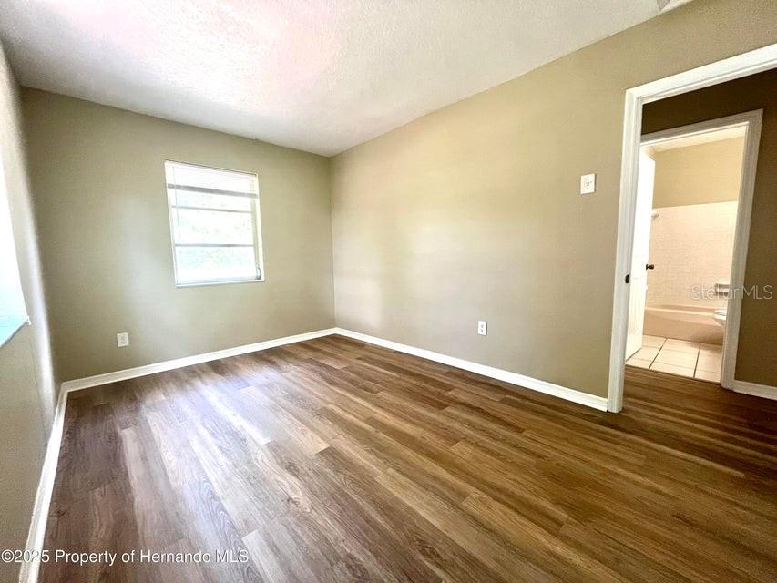 Image 13 of 24 For 1032 Marlow Avenue