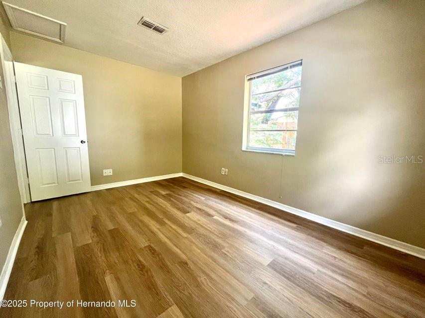 Image 15 of 24 For 1032 Marlow Avenue