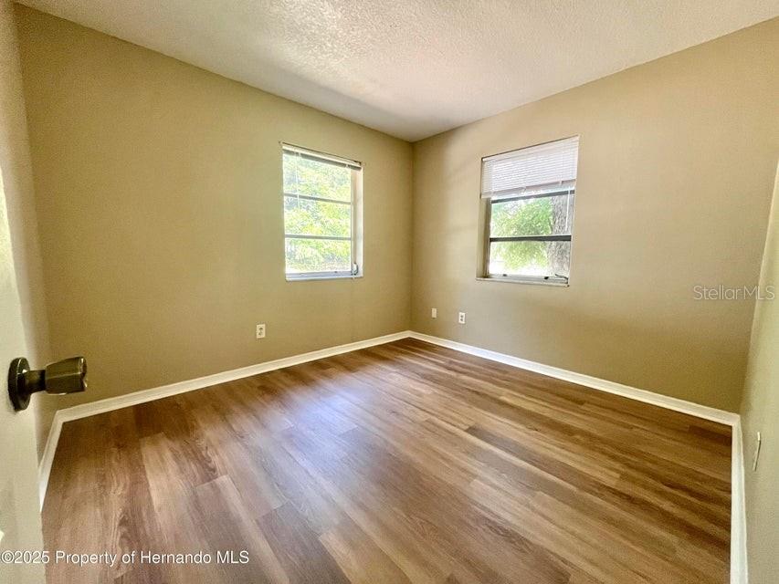 Image 16 of 24 For 1032 Marlow Avenue