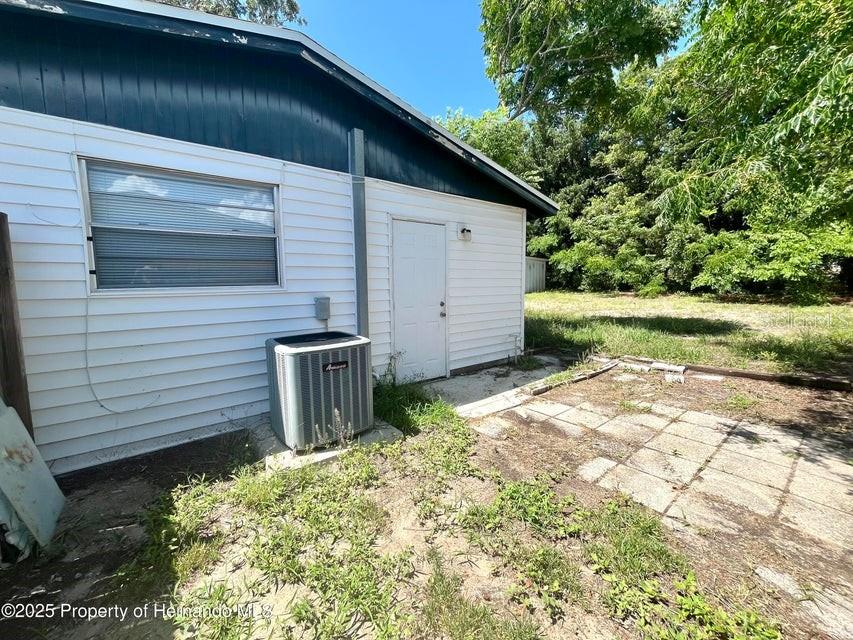 Image 22 of 24 For 1032 Marlow Avenue