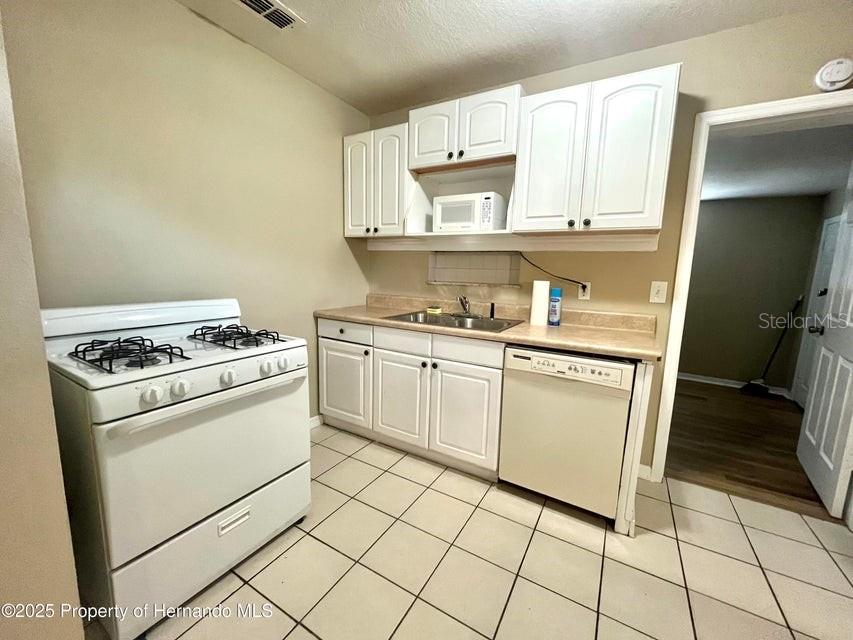 Image 6 of 24 For 1032 Marlow Avenue