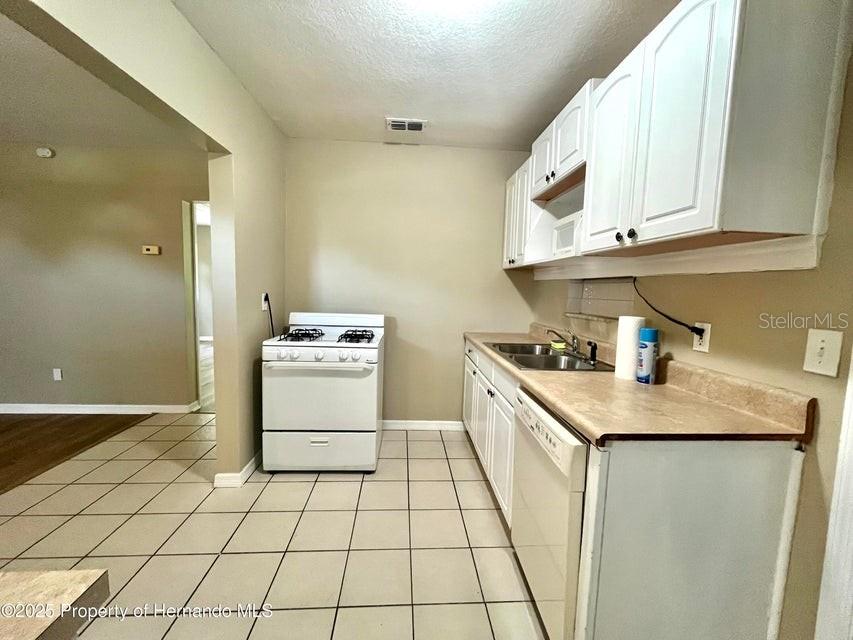 Image 7 of 24 For 1032 Marlow Avenue