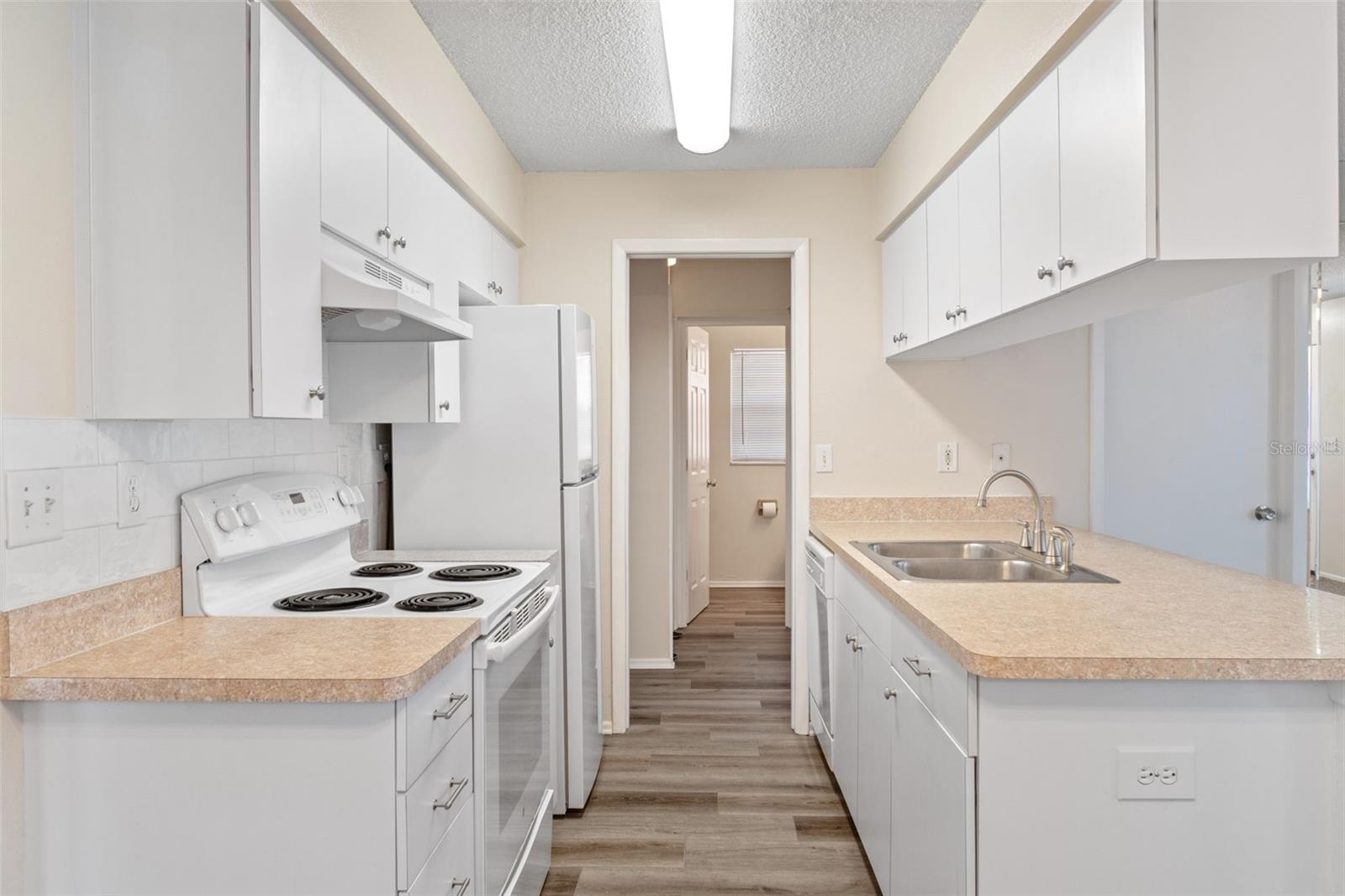 Image 11 of 34 For 5446 Colchester Avenue