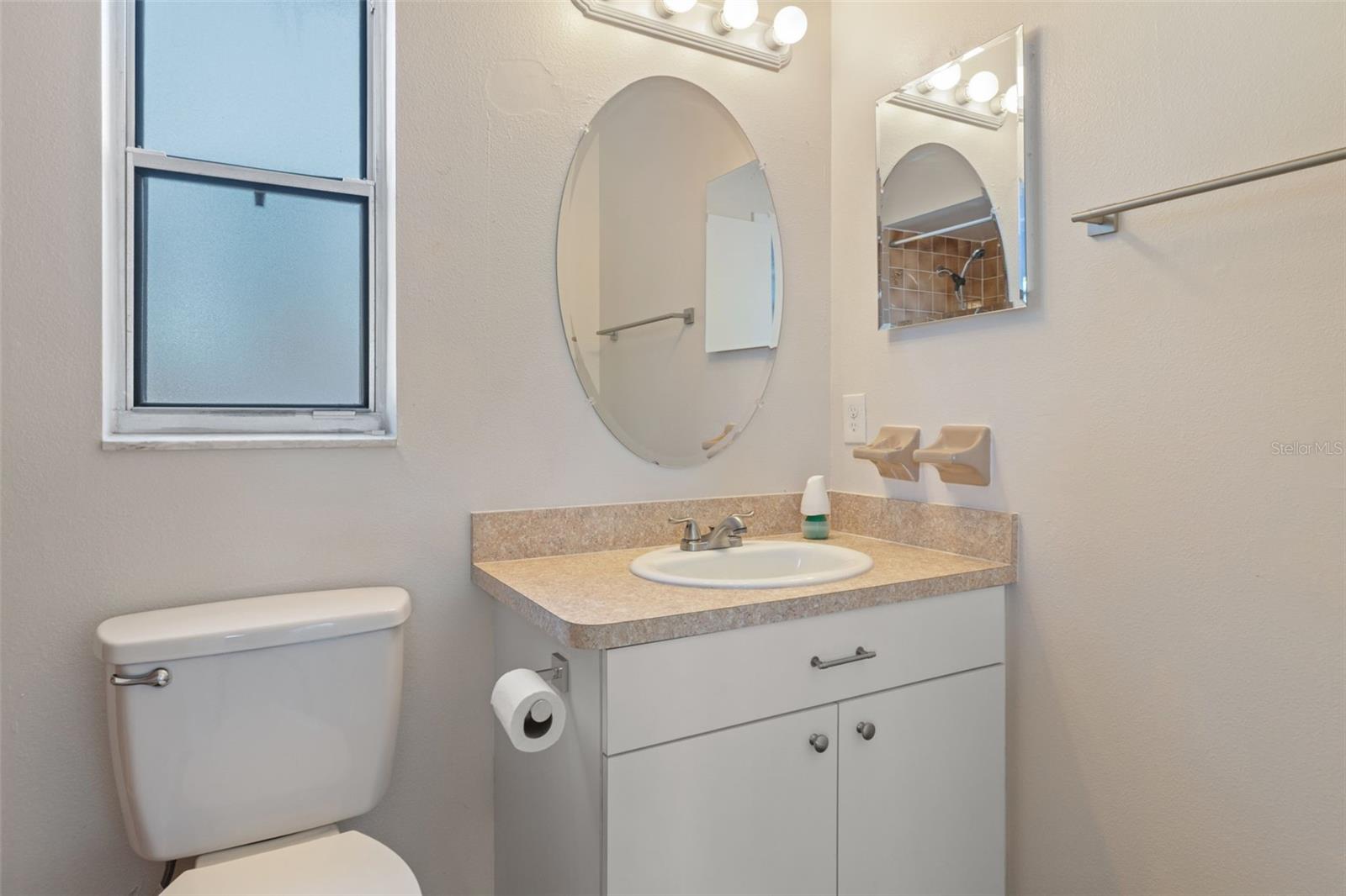 Image 18 of 34 For 5446 Colchester Avenue