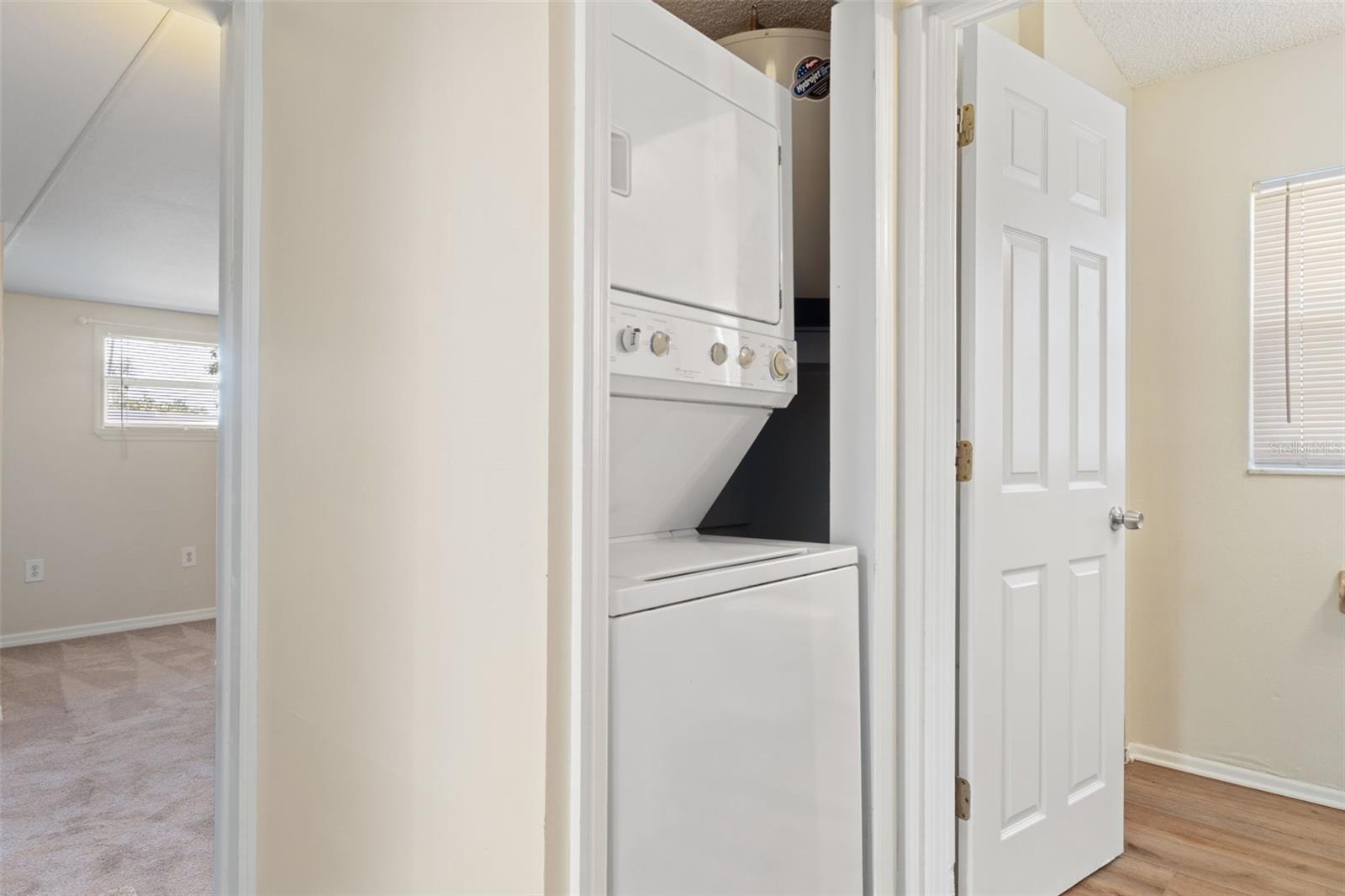 Image 23 of 34 For 5446 Colchester Avenue