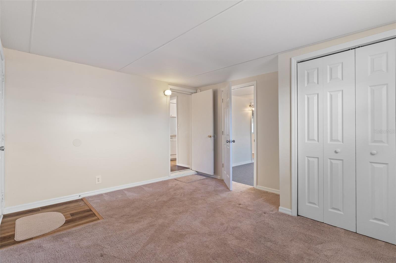 Image 27 of 34 For 5446 Colchester Avenue