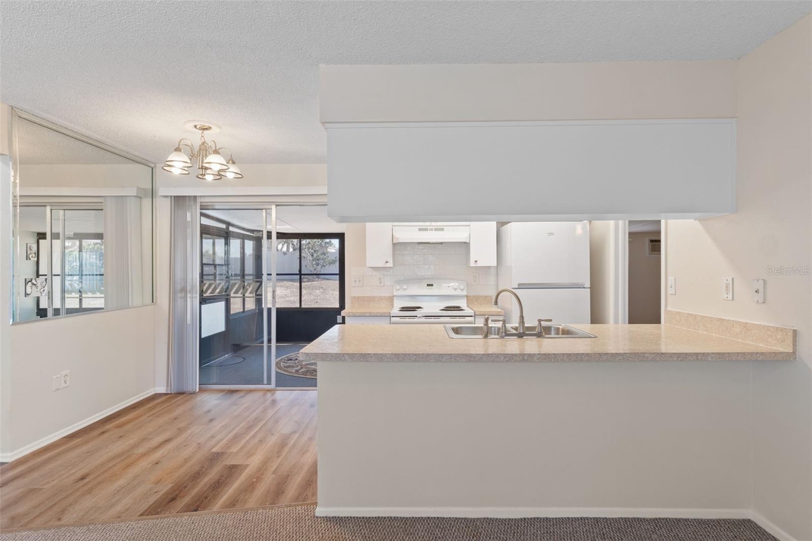 Image 8 of 34 For 5446 Colchester Avenue