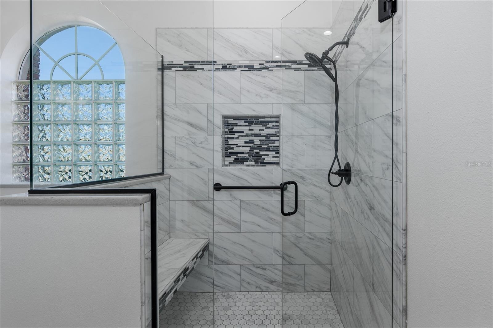 Listing photo id 23 for 18845 Fairway Green Drive