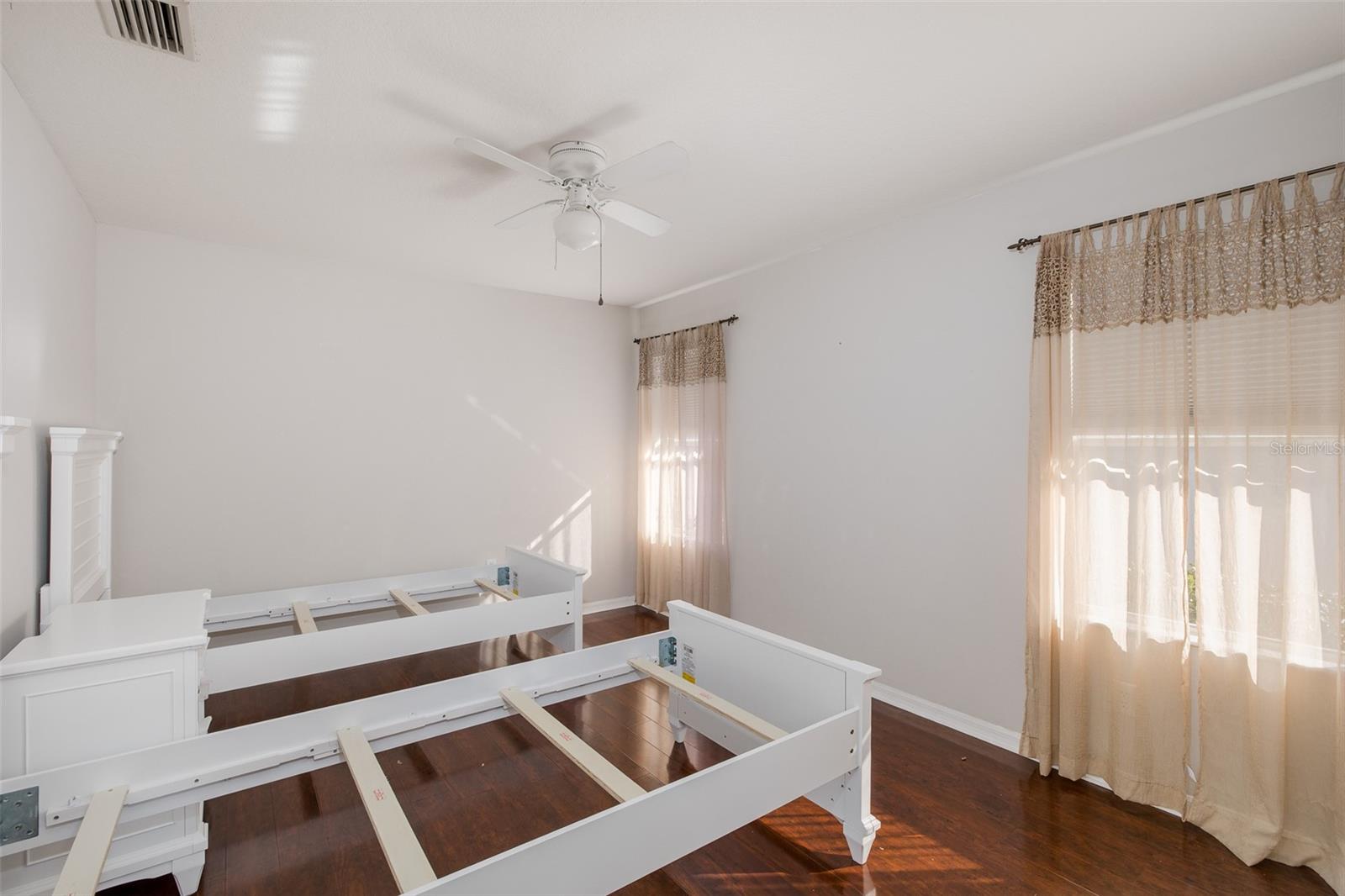 Listing photo id 25 for 18845 Fairway Green Drive