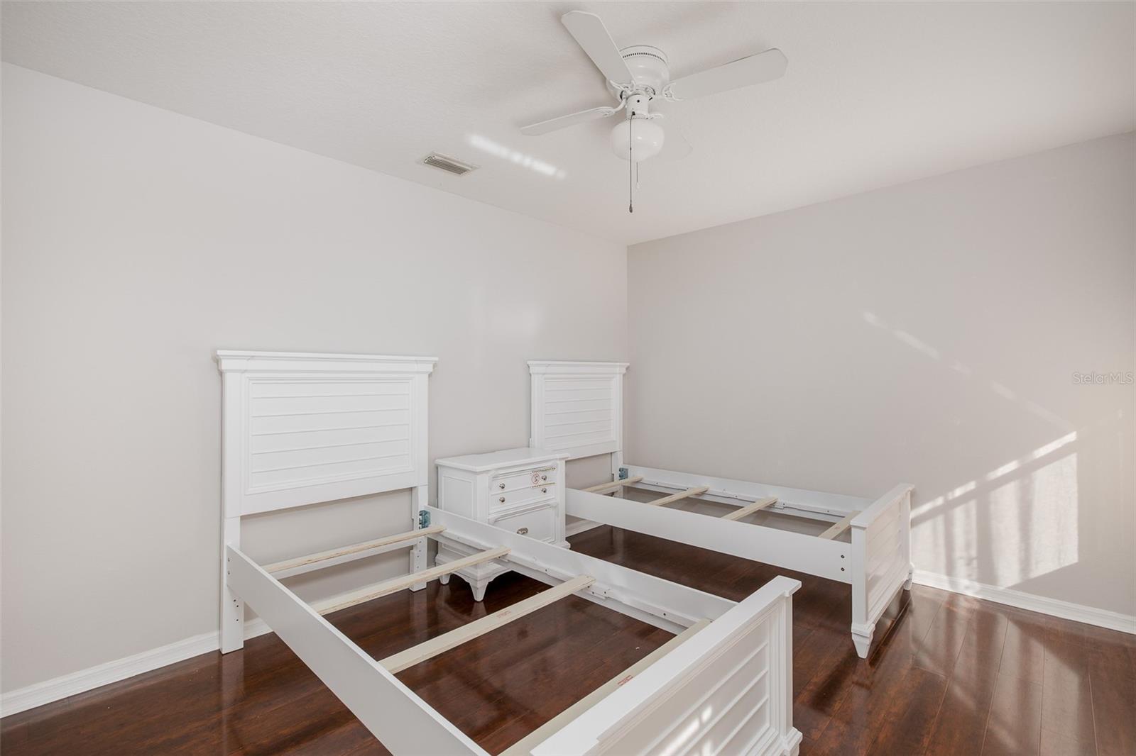 Listing photo id 26 for 18845 Fairway Green Drive