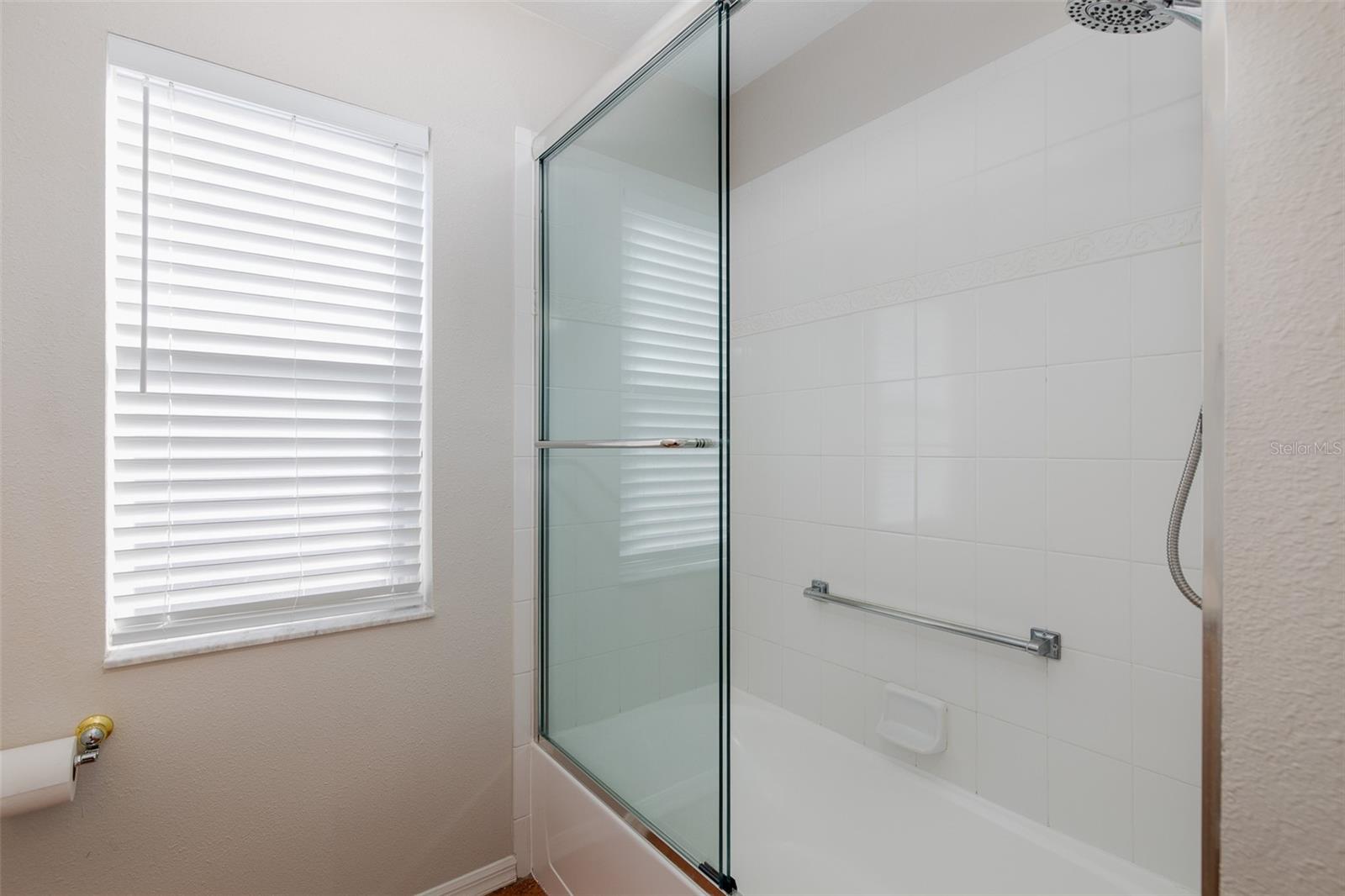 Listing photo id 32 for 18845 Fairway Green Drive