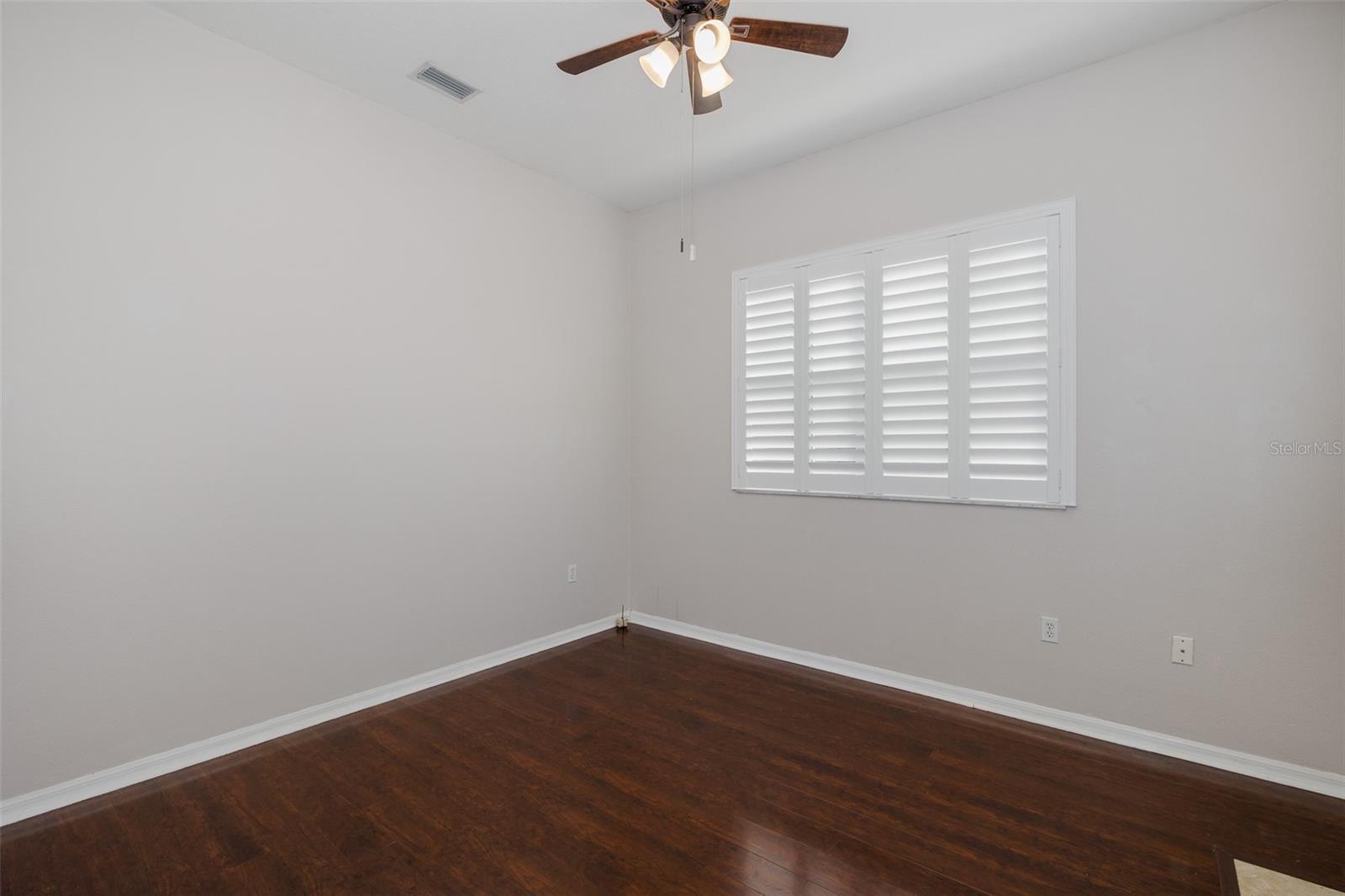 Listing photo id 33 for 18845 Fairway Green Drive