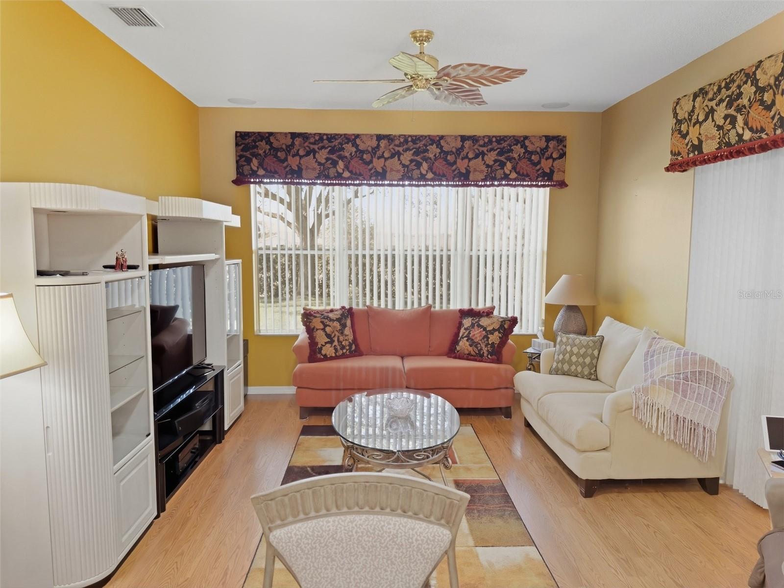 Image 17 of 67 For 18629 Myrtlewood Drive