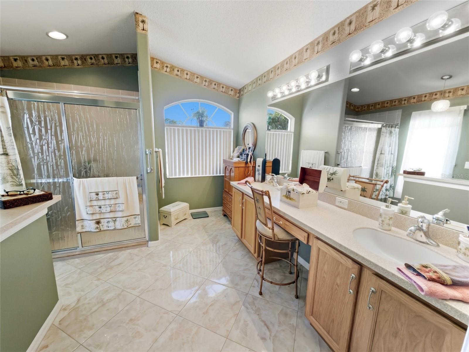 Image 23 of 67 For 18629 Myrtlewood Drive