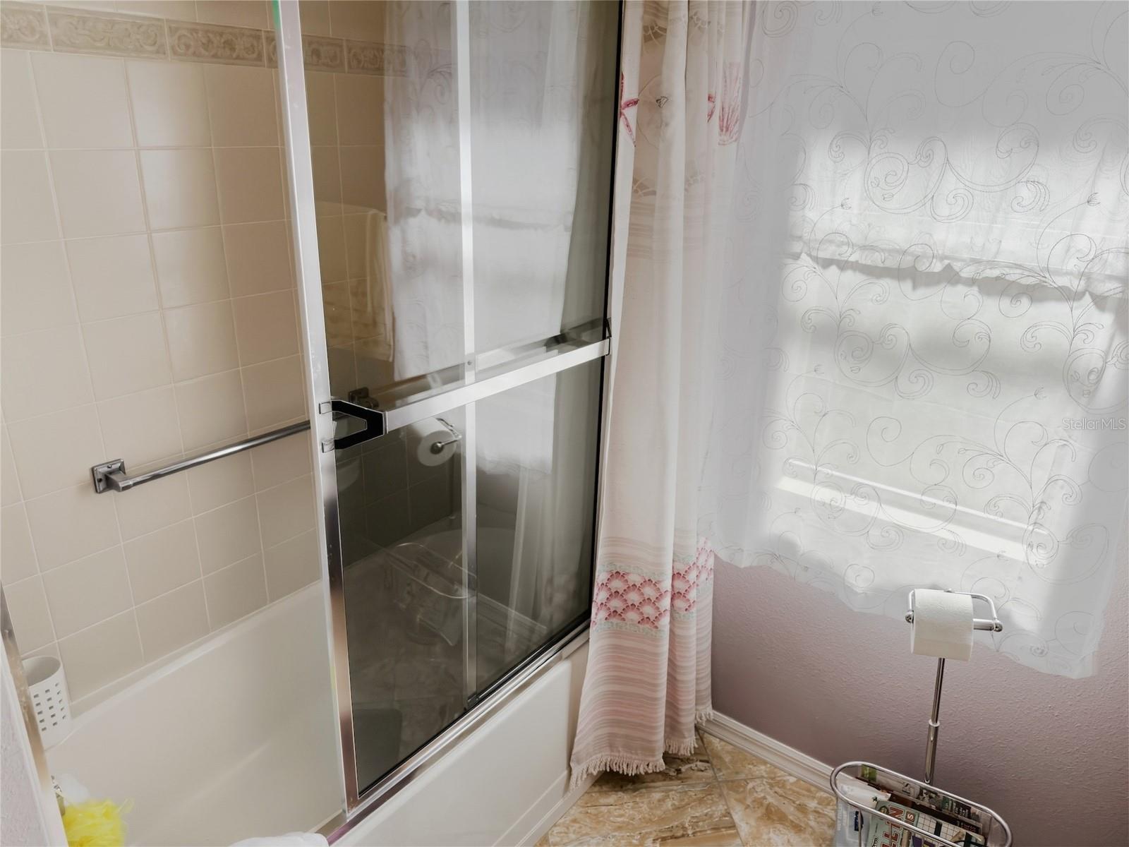 Image 32 of 67 For 18629 Myrtlewood Drive