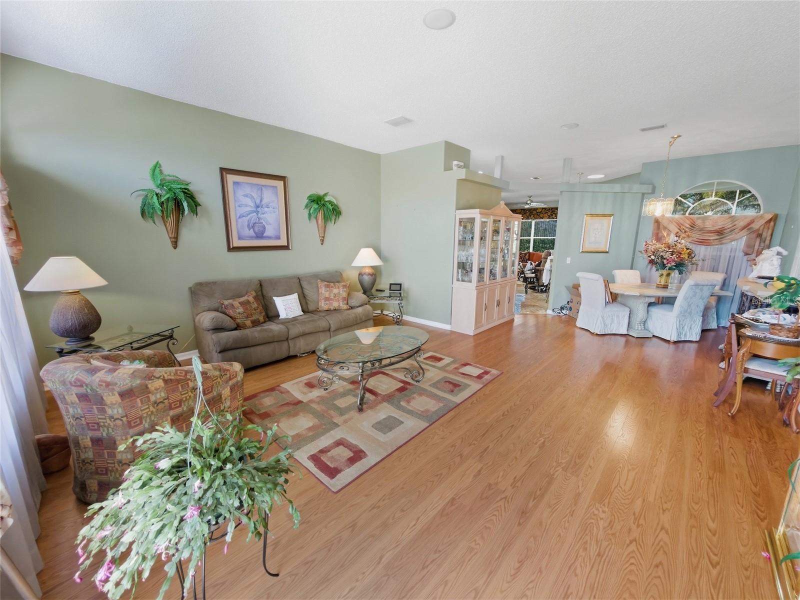 Image 8 of 67 For 18629 Myrtlewood Drive