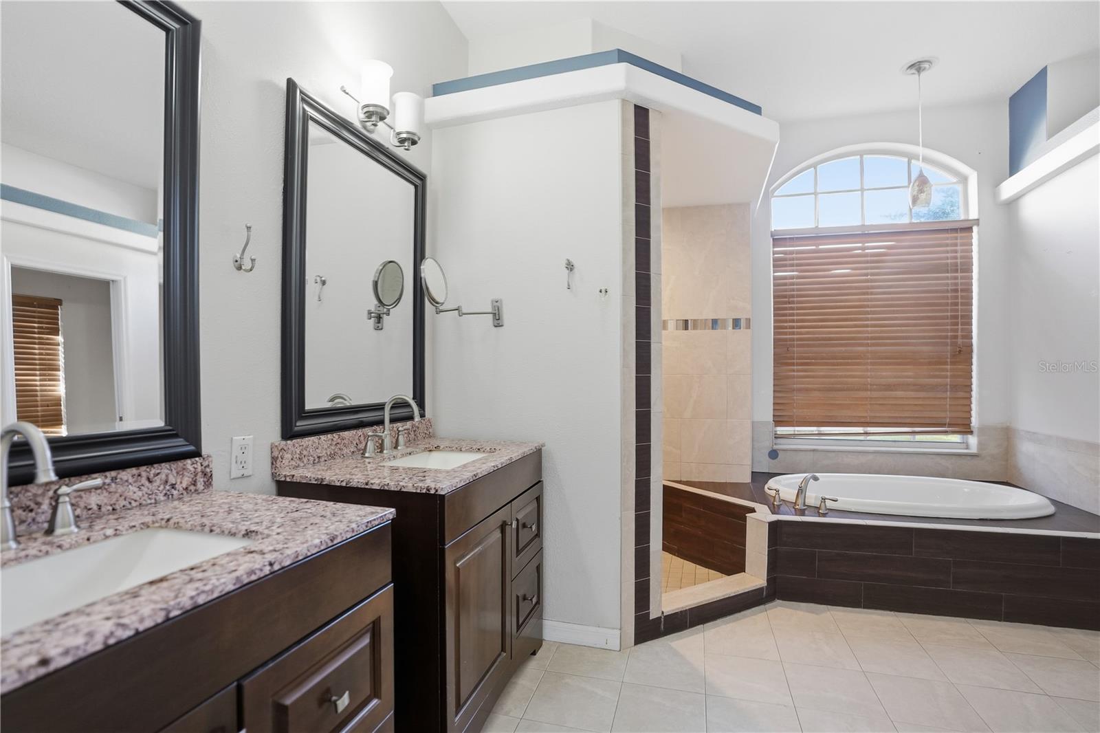 Image 36 of 55 For 10243 Locker Drive