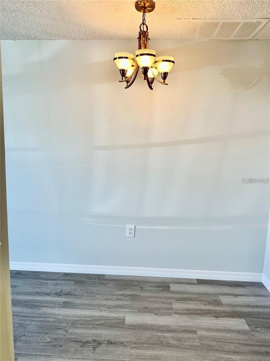 Image 5 of 46 For 4930 Getner Street 0