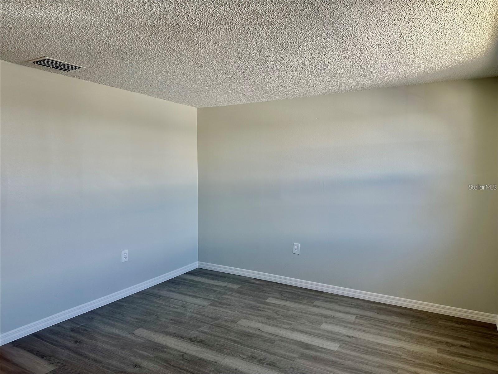 Image 8 of 46 For 4930 Getner Street 0