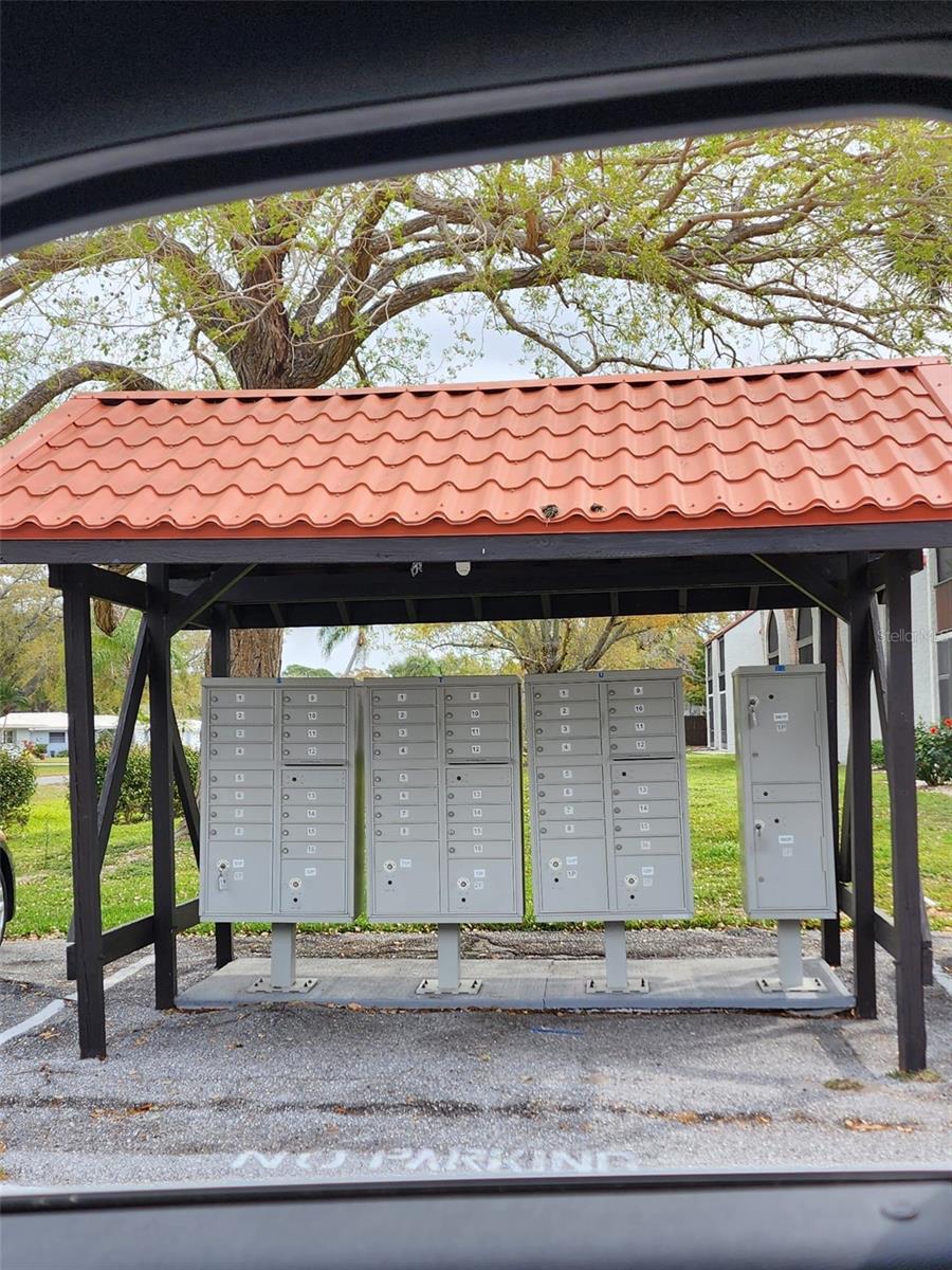 Image 14 of 44 For 3249 Beneva Road 204