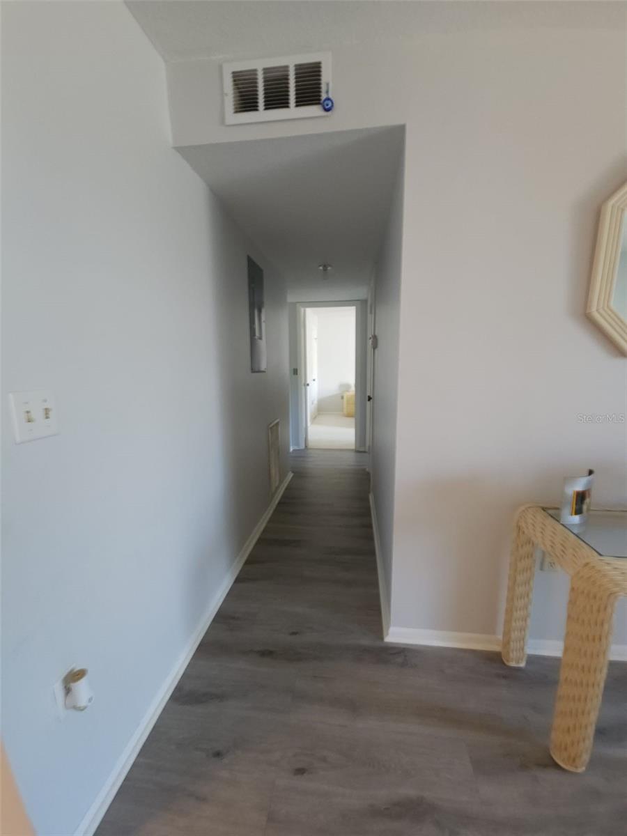 Image 27 of 44 For 3249 Beneva Road 204