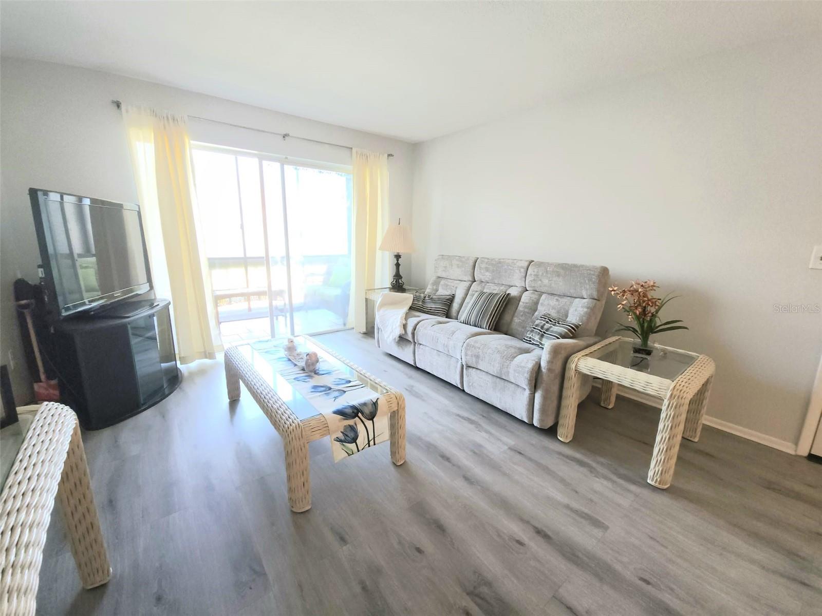 Image 32 of 44 For 3249 Beneva Road 204