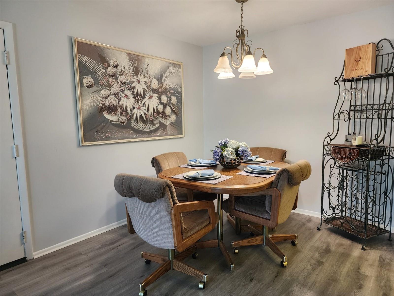 Image 36 of 44 For 3249 Beneva Road 204