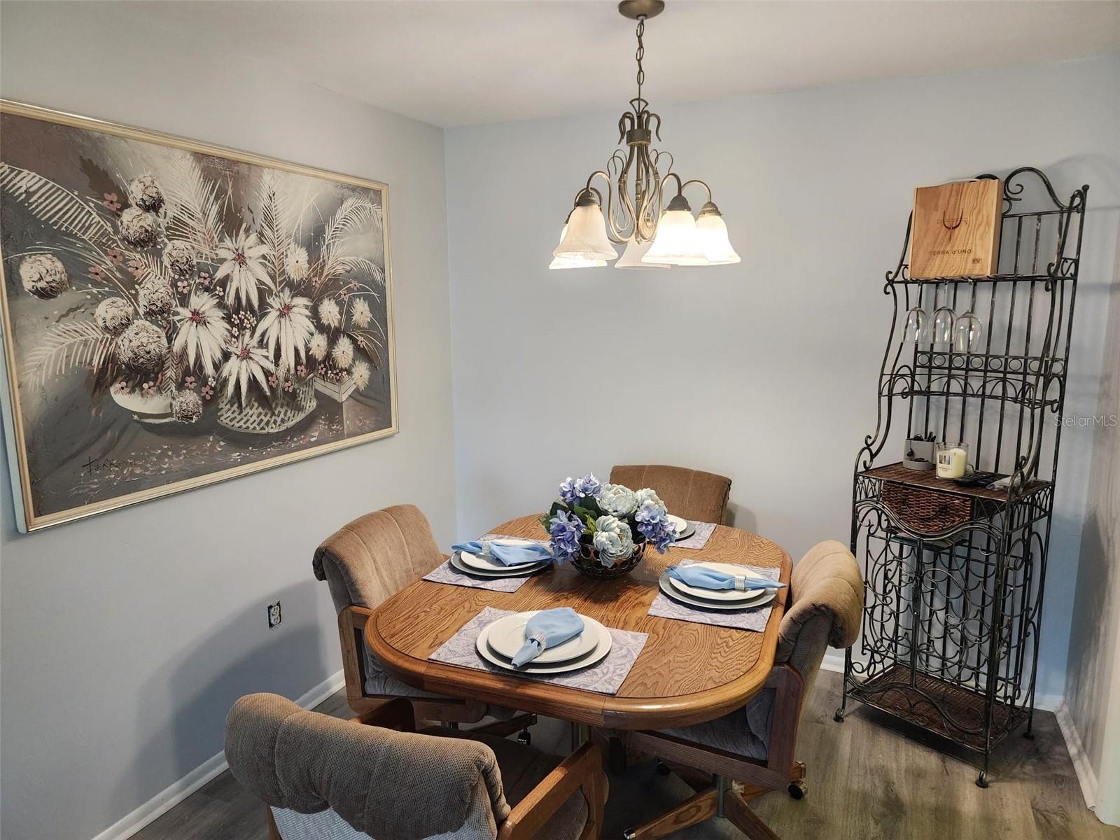 Image 37 of 44 For 3249 Beneva Road 204