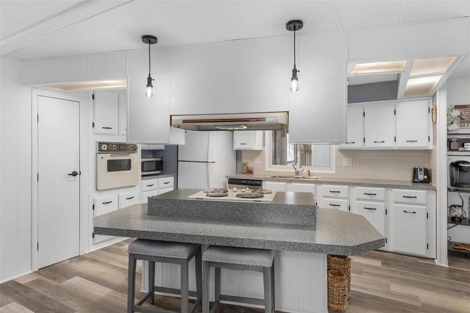 Image 10 of 41 For 9256 Salisbury Drive