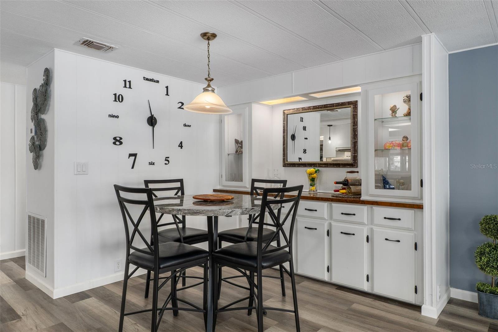 Image 15 of 41 For 9256 Salisbury Drive