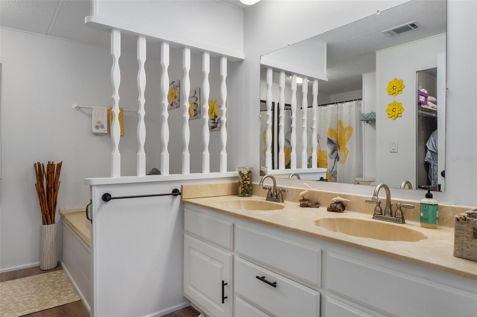 Image 21 of 41 For 9256 Salisbury Drive