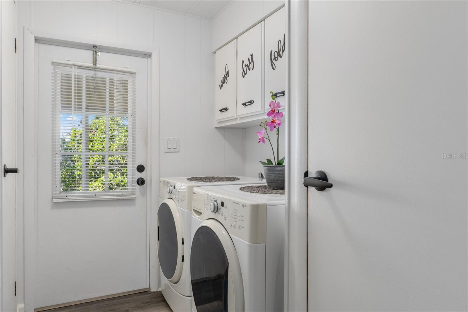 Image 24 of 41 For 9256 Salisbury Drive