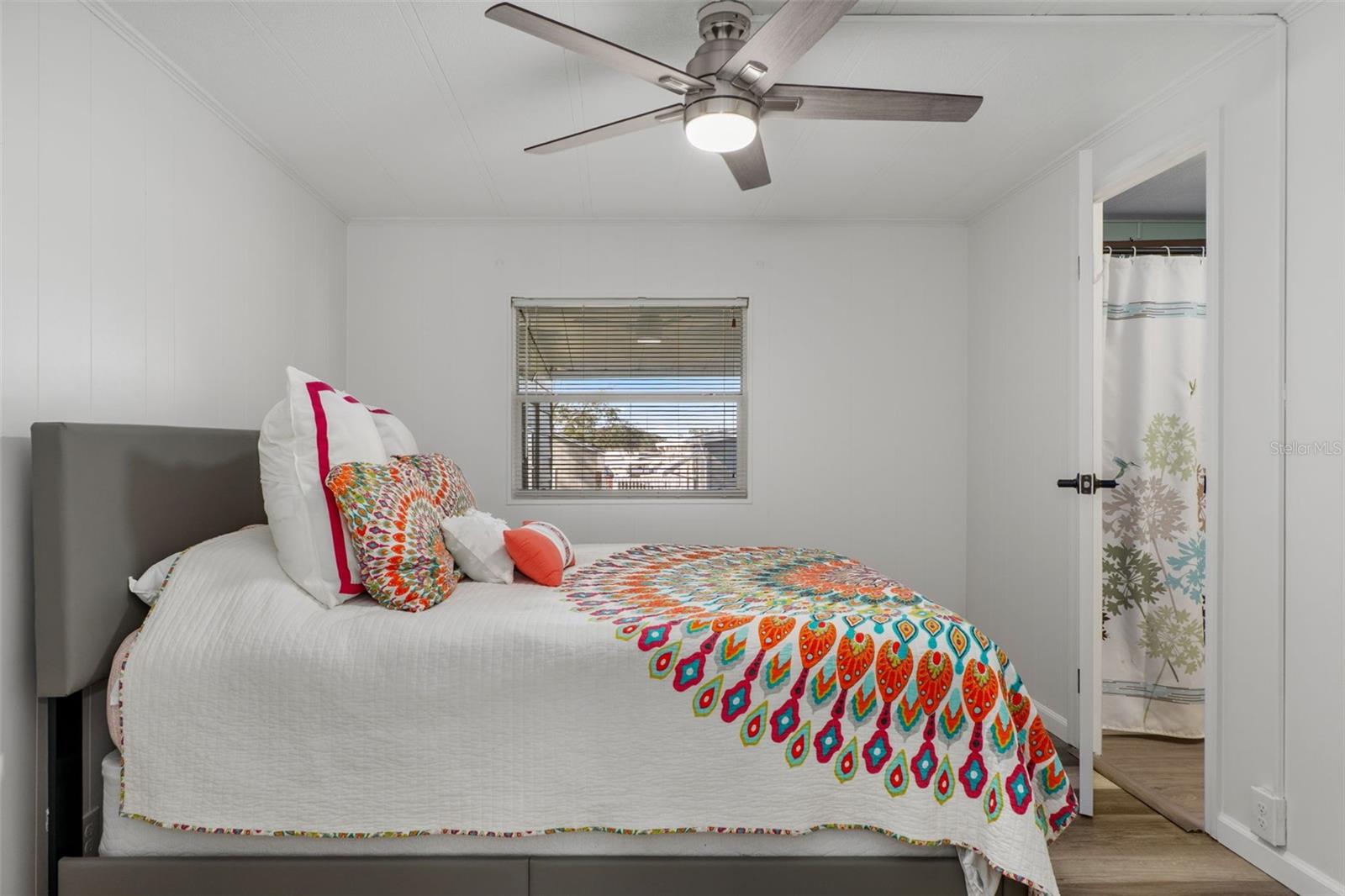 Image 27 of 41 For 9256 Salisbury Drive