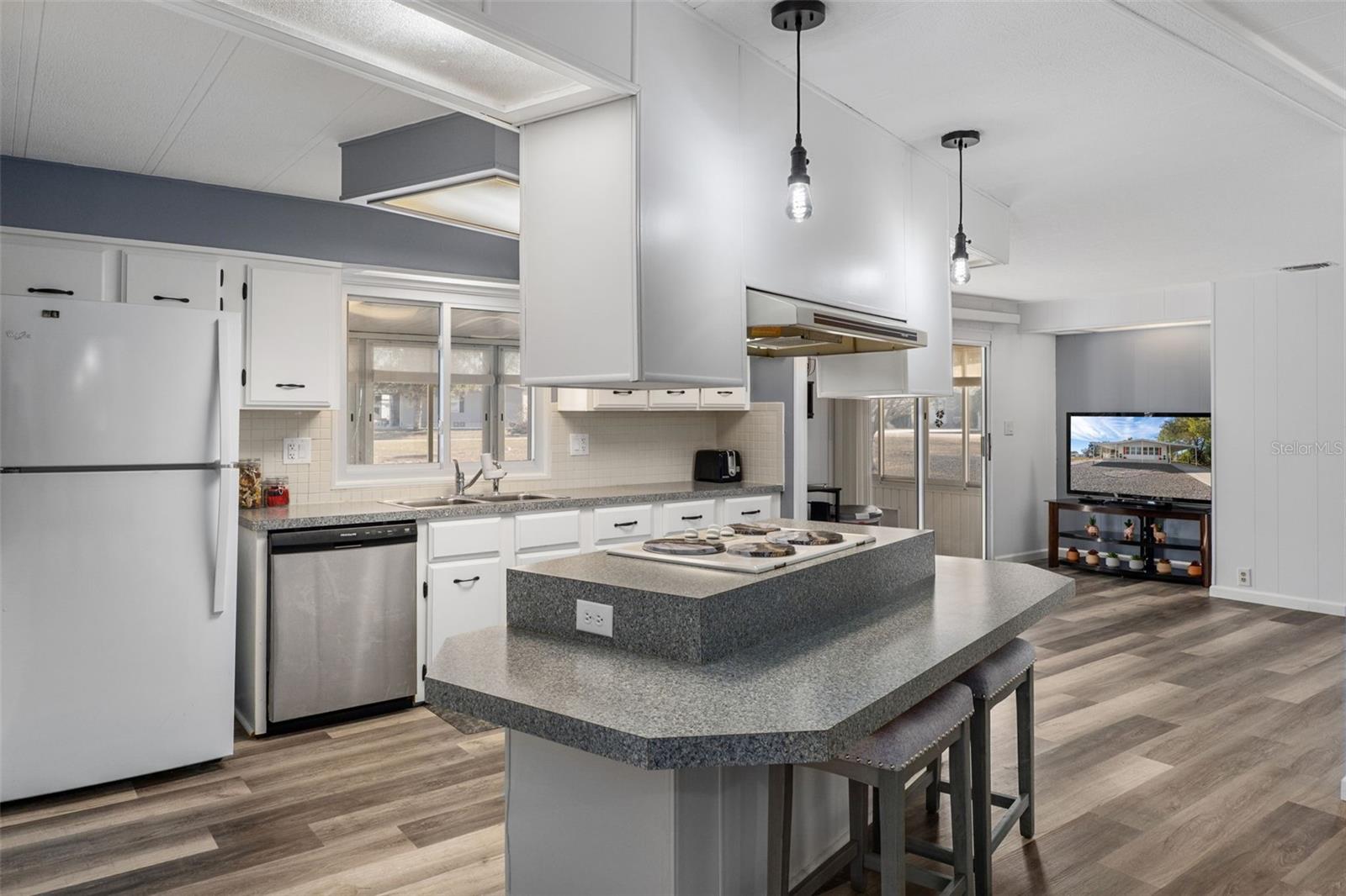 Image 9 of 41 For 9256 Salisbury Drive