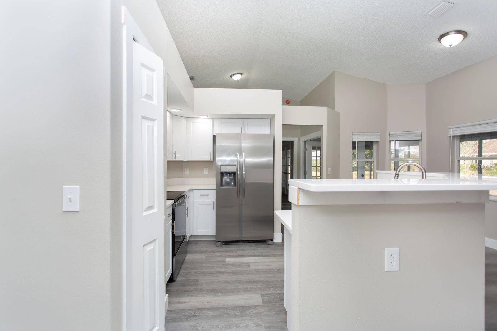 Image 15 of 45 For 5405 Queen Victoria Drive