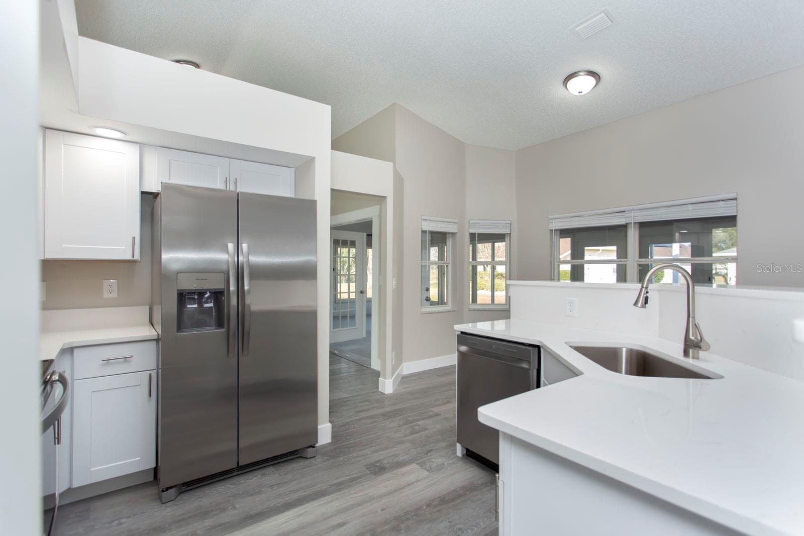 Image 16 of 45 For 5405 Queen Victoria Drive