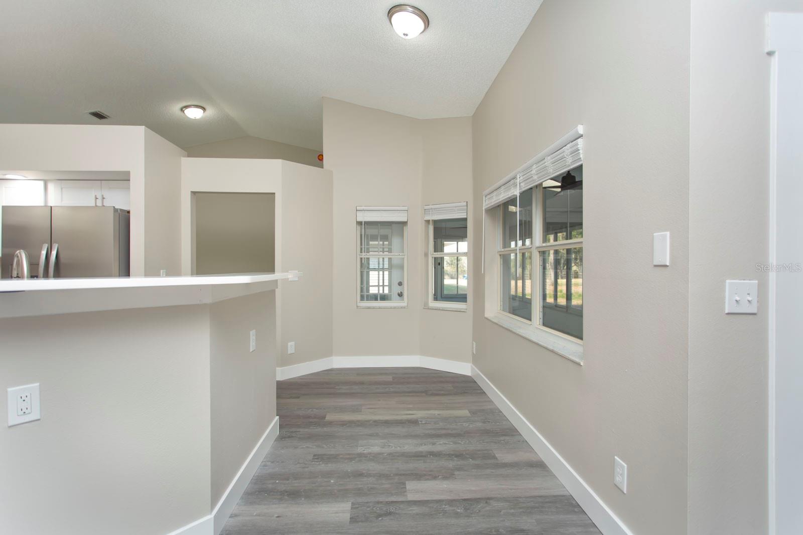 Image 20 of 45 For 5405 Queen Victoria Drive