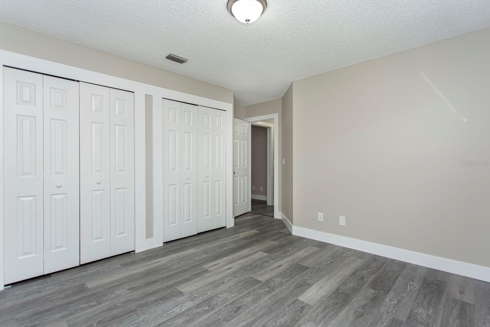 Image 30 of 45 For 5405 Queen Victoria Drive