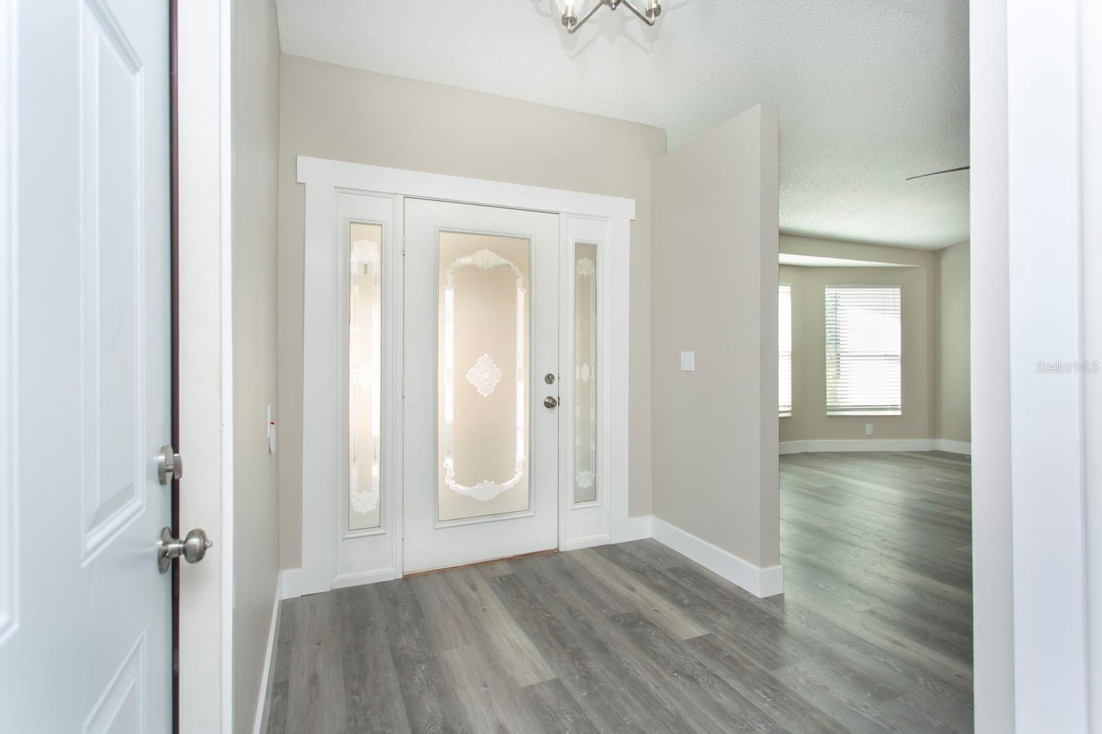 Image 6 of 45 For 5405 Queen Victoria Drive