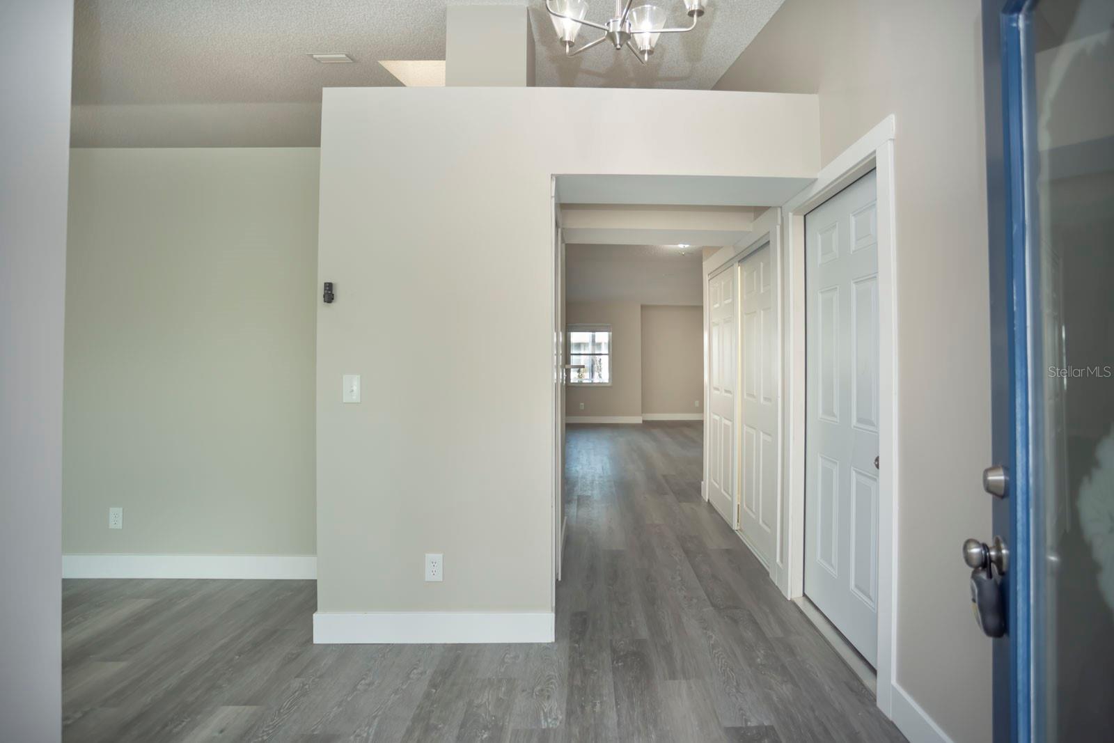 Image 8 of 45 For 5405 Queen Victoria Drive