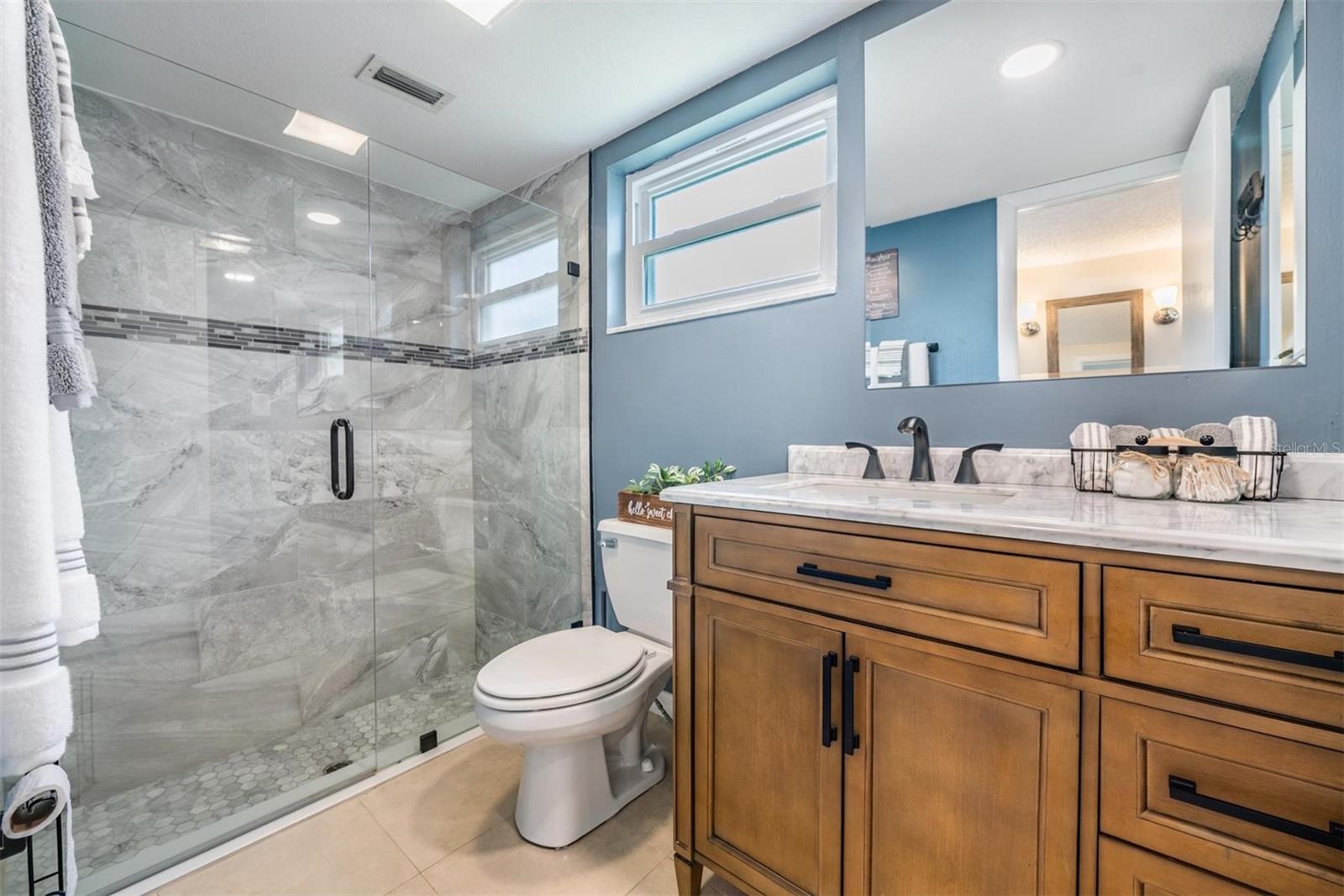 Image 13 of 25 For 3849 Claremont Drive