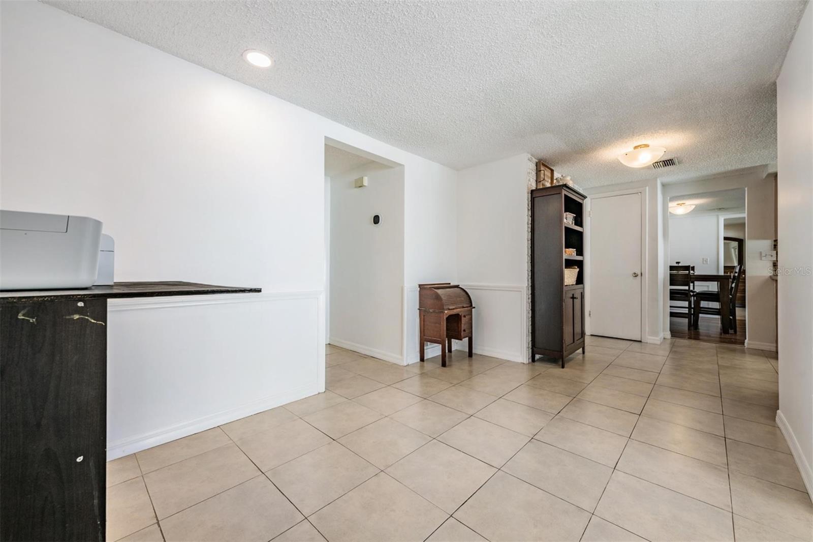 Image 18 of 25 For 3849 Claremont Drive