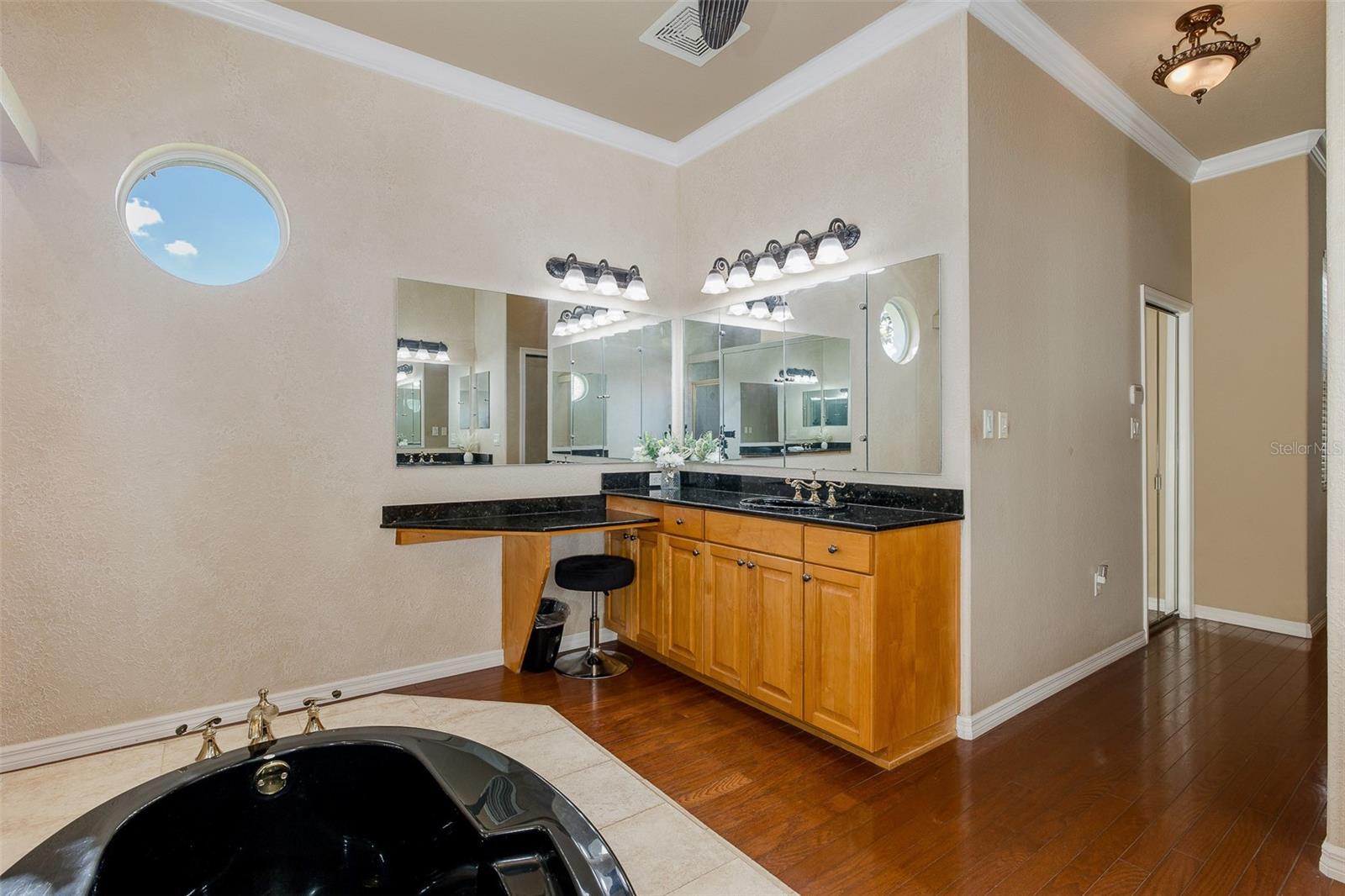 Image 18 of 94 For 1226 Oak Meadow Point