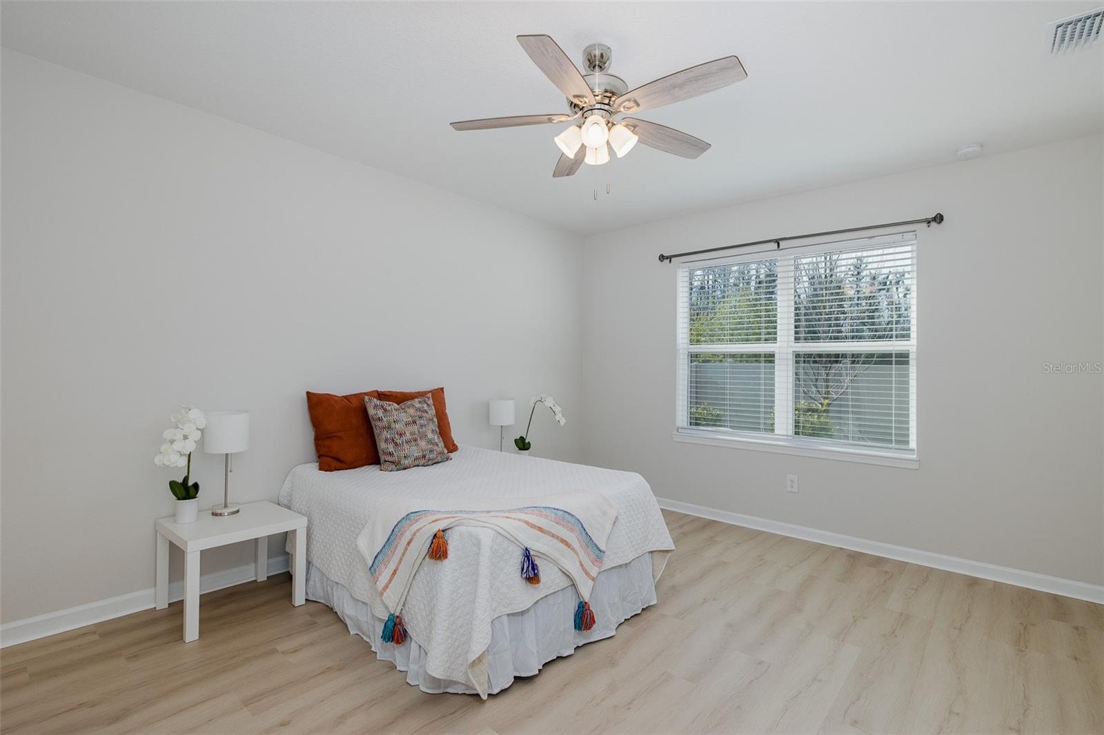 Image 18 of 50 For 17911 Turning Leaf Circle