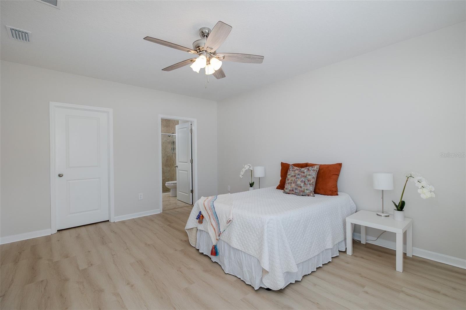 Image 19 of 50 For 17911 Turning Leaf Circle