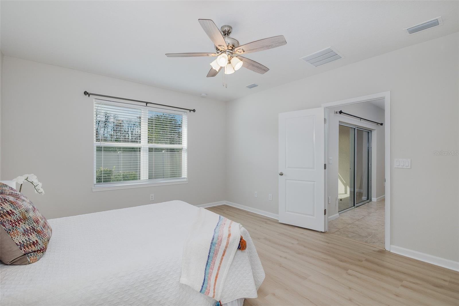 Image 21 of 50 For 17911 Turning Leaf Circle