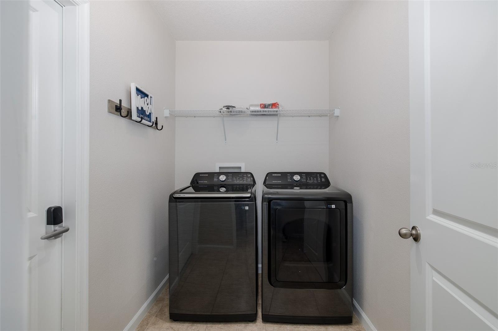 Image 33 of 50 For 17911 Turning Leaf Circle