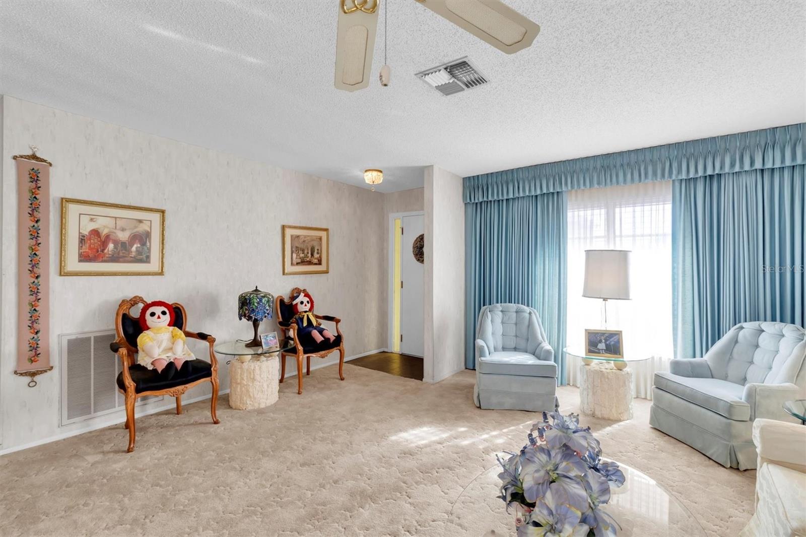 Listing photo id 2 for 10721 Footprint Lane